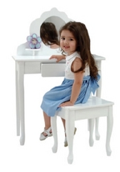 kidkraft-diva-table-and-stool.jpg